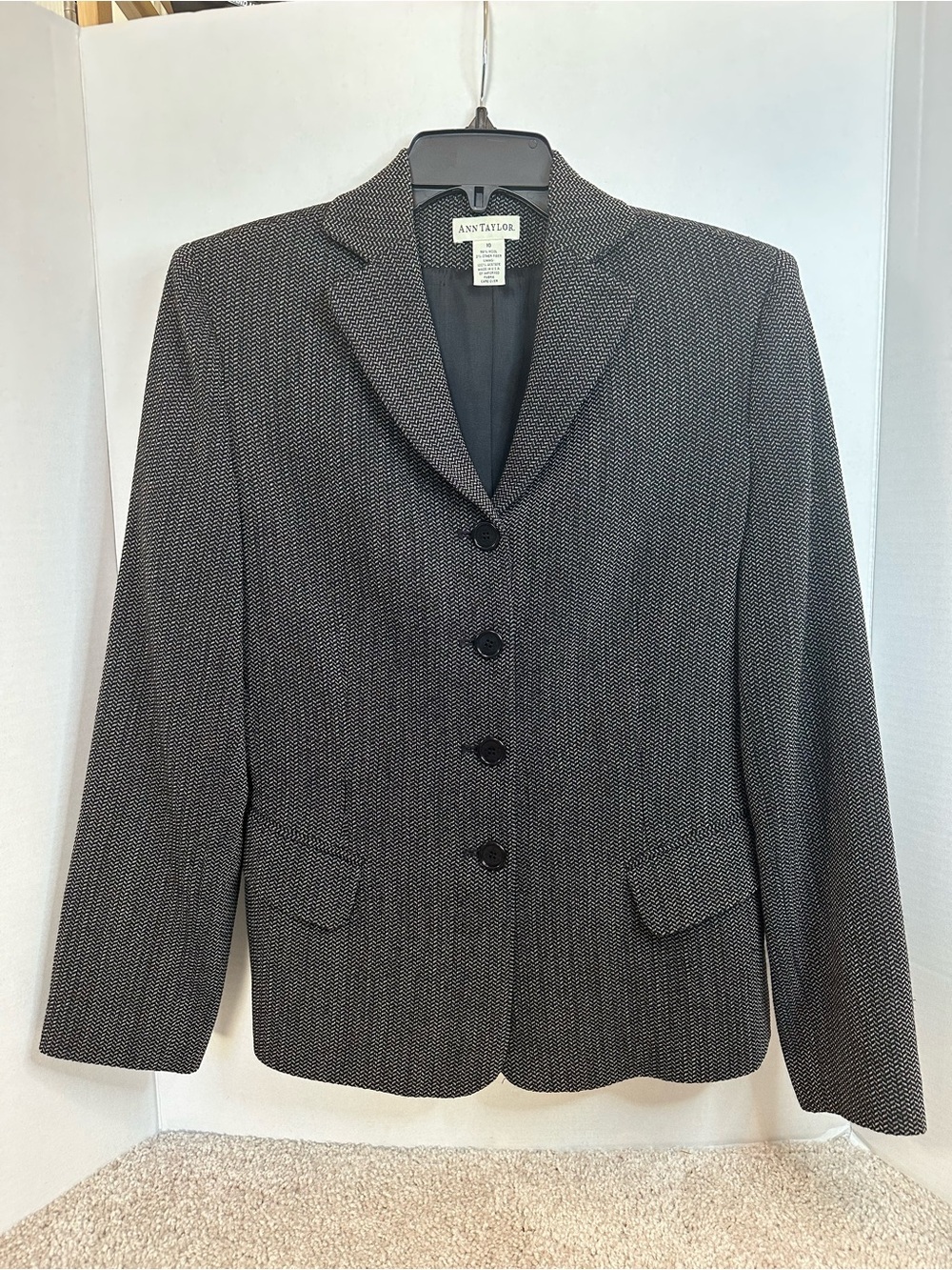 Ann Taylor Black & Gray Herringbone Tailored Blazer, size 10, pre loved